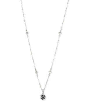 Nola Short Pendant Necklace