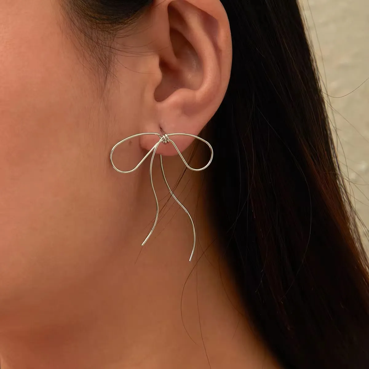 Pretty Line Bowknot Stud Earrings